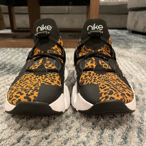 SOLD- Nike Superrep Groove 8 Running Animal Print Shoes - Picture 10 of 13
